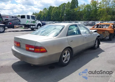 1997 Lexus Es 300 из США, поврежденный, VIN JT8BF22G5V0025169